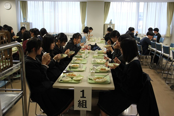 061113 高1交流給食 (40).JPG